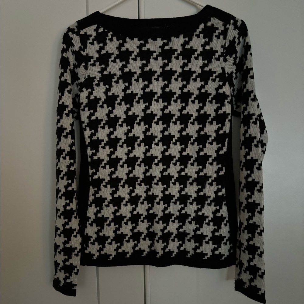 Women’s The Limited Black and White Printed Crewneck Sweater